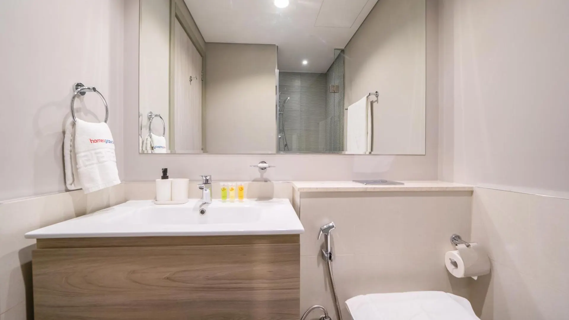 Spacious & Fully Furnished 1Br In Zada Dubai 0*,  United Arab Emirates