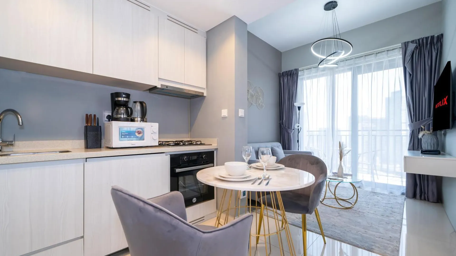 Spacious & Fully Furnished 1Br In Zada Dubai Apartment