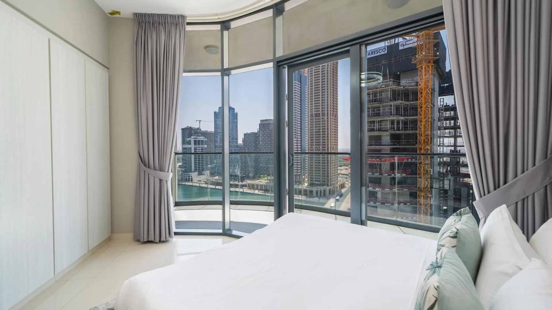Spacious & Fully Furnished 1Br In Zada Dubai